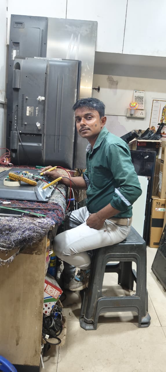 Kishan Pandit – Owner & Lead Technician at Vanshika Electronics